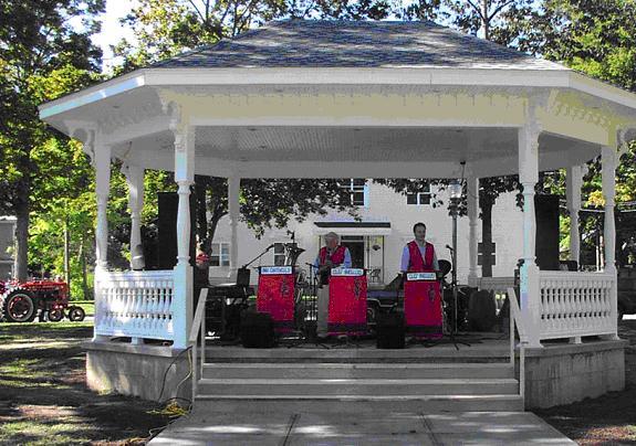 art_60905_Fypon Bandstand.JPG